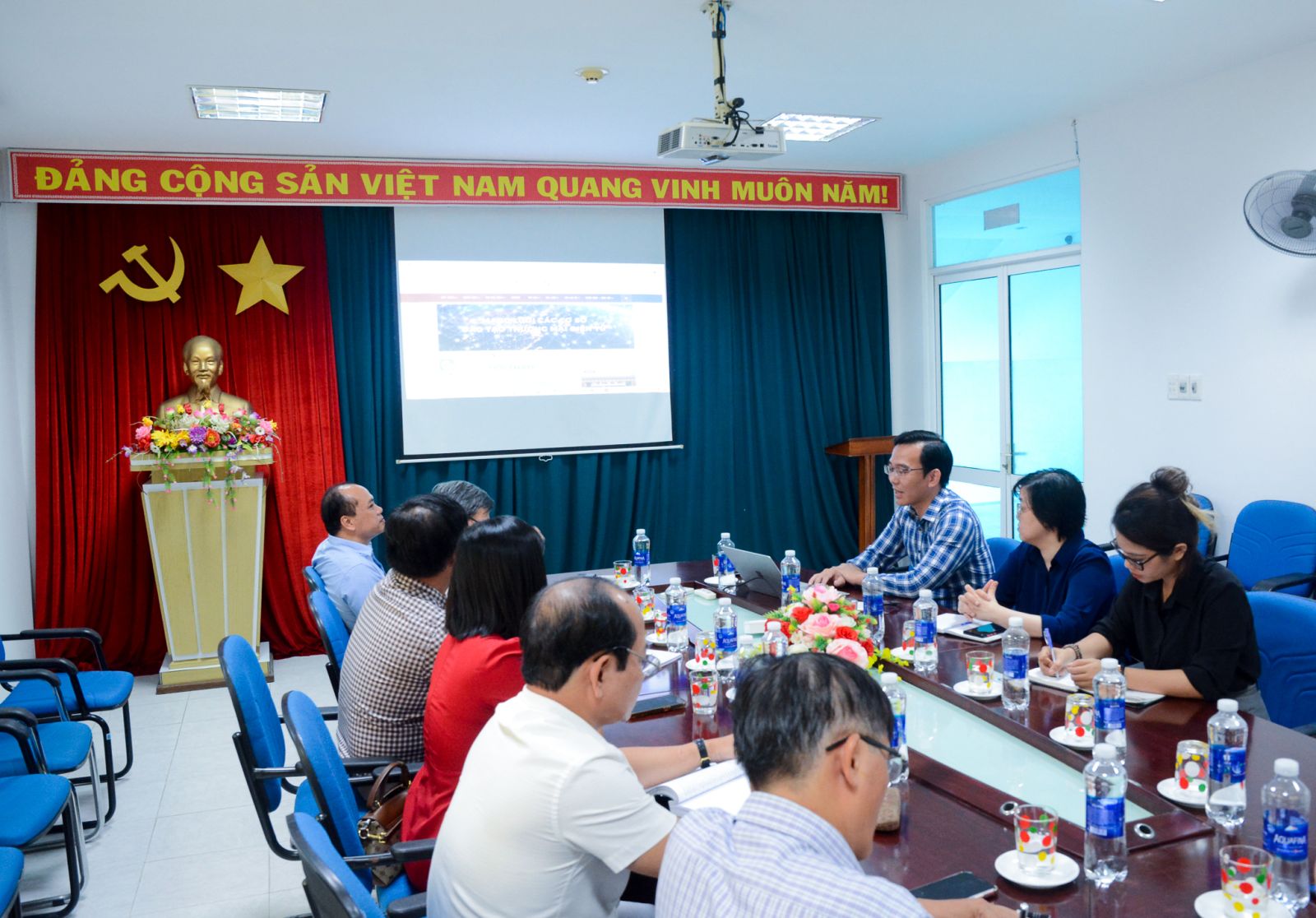 Hiệp hội Thương mại điện tử Việt Nam tại miền Trung và Tây Nguyên làm việc với Đánh Lô Đề Online